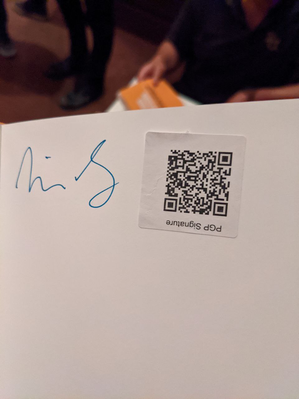 Signed autograph 0a4a003e4371a77e