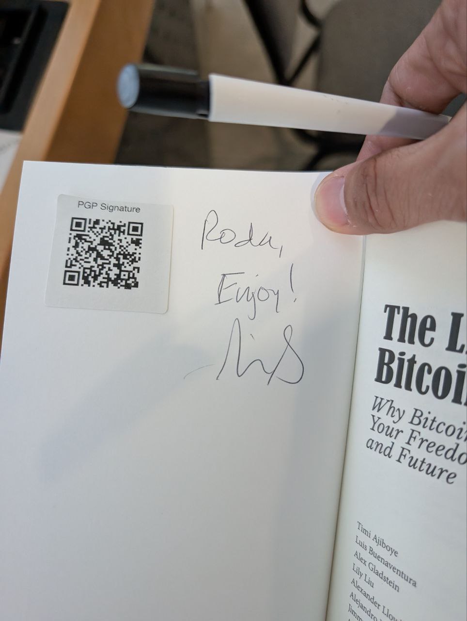 Signed autograph 0c186d82acecbe1d