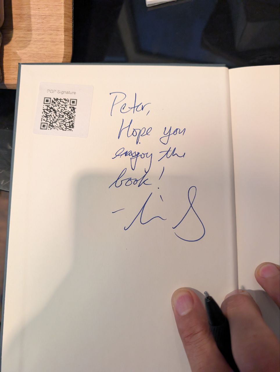 Signed autograph 0fefc7e1066fc2c4