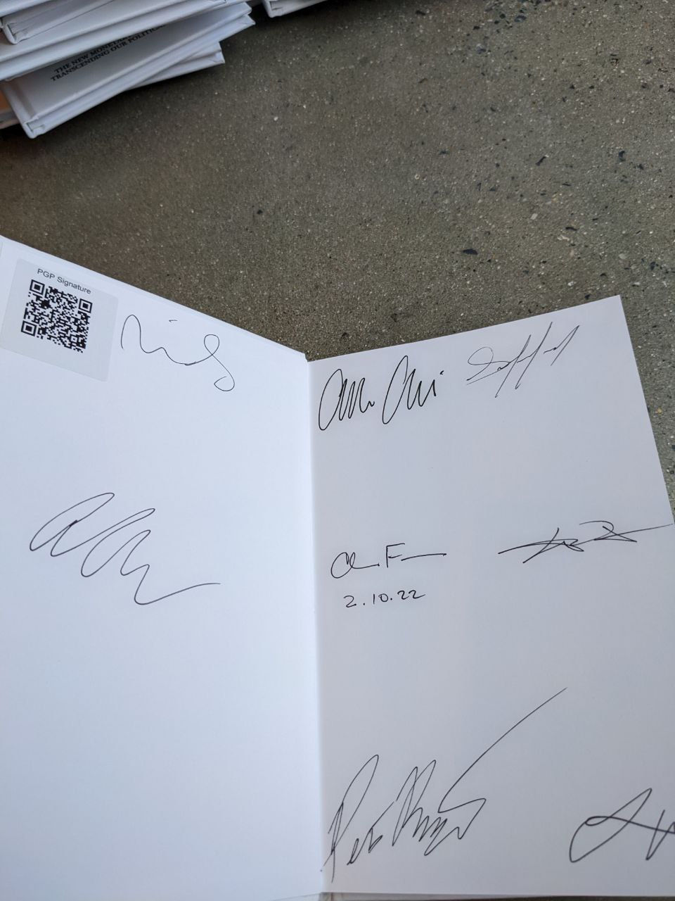 Signed autograph 105de7f2c49f39c1