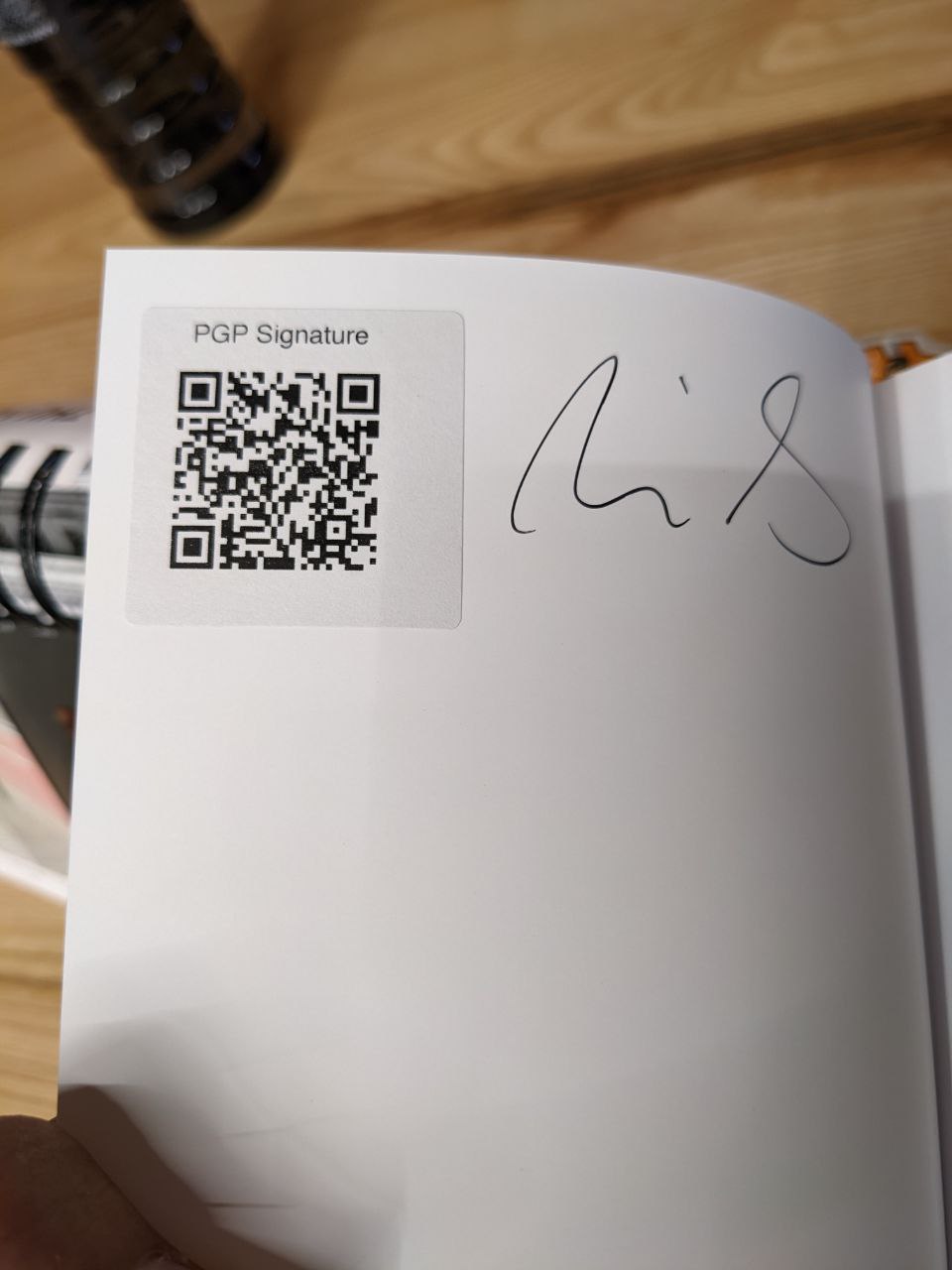 Signed autograph 1e8cafee8ff3c8c8