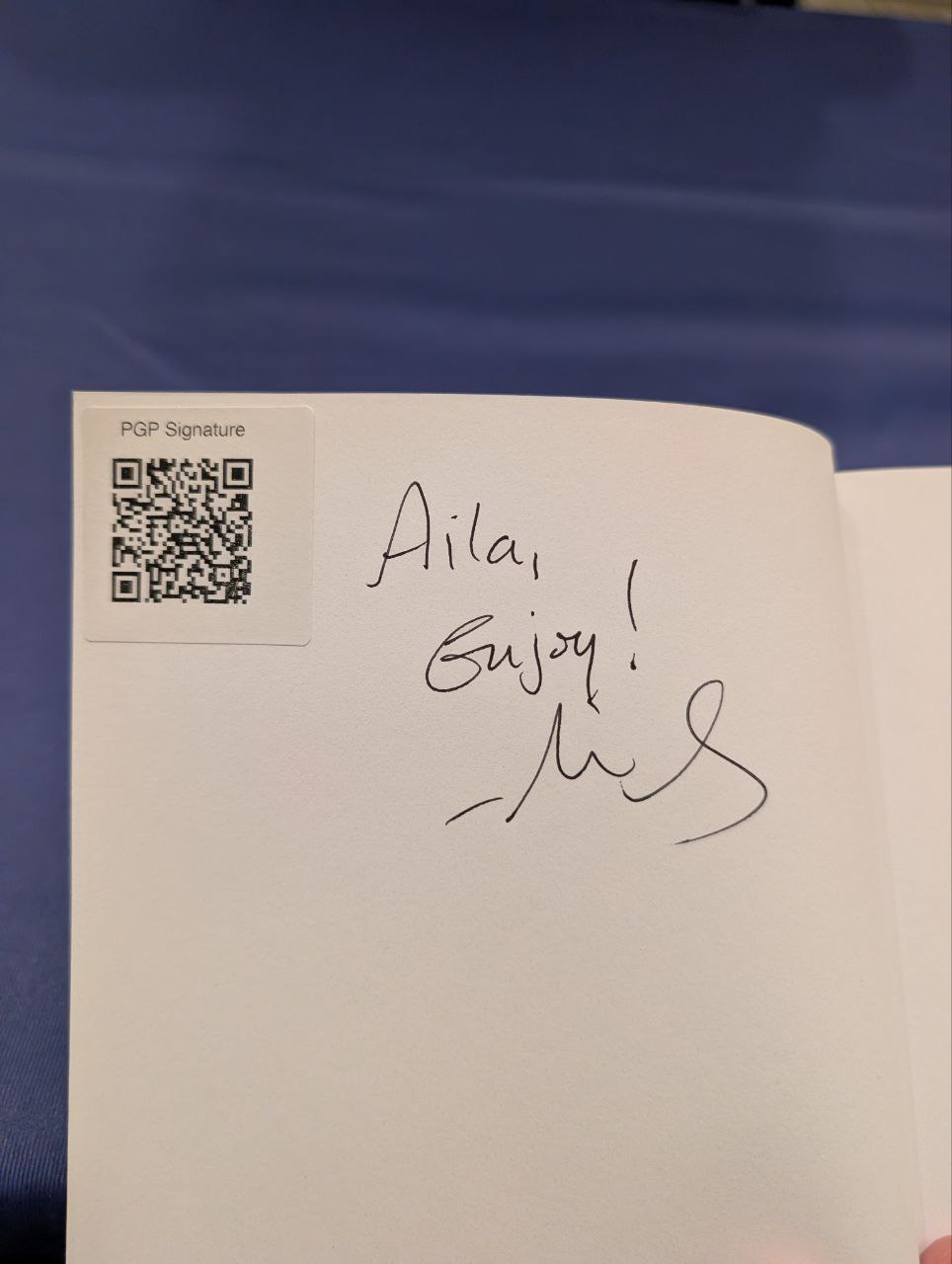 Signed autograph 1f3f2245a97d363a