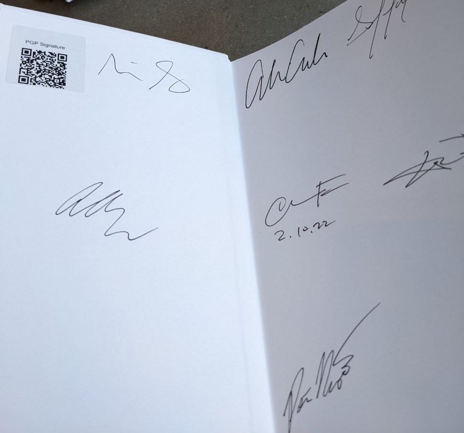 Signed autograph 1ff1c9e4fd9a54ef