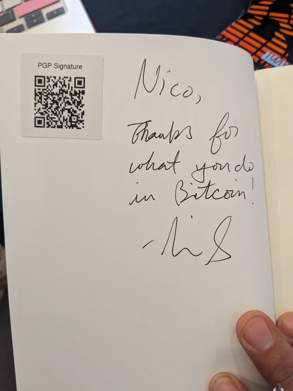 Signed autograph 224eef03268325fe