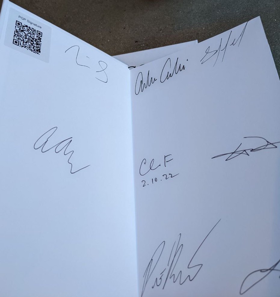 Signed autograph 22c9777c526ecdf9