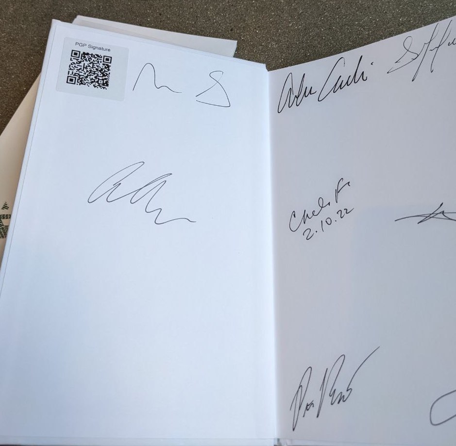 Signed autograph 29833a53c1082b28