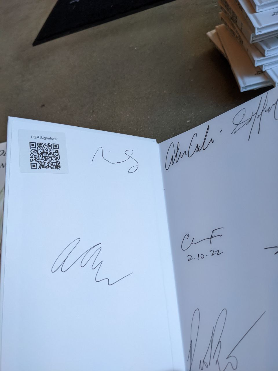 Signed autograph 2d1edf3184cda974