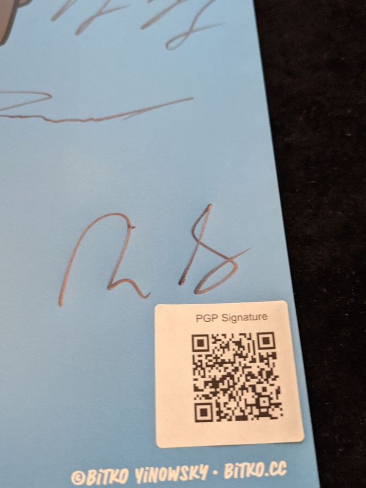 Signed autograph 35efd7b00572b7b3