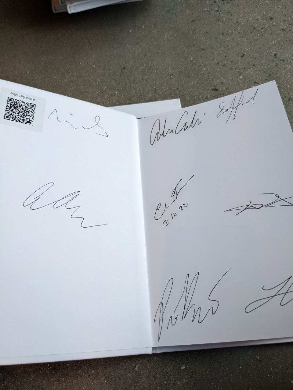 Signed autograph 3b63a94d50b23997