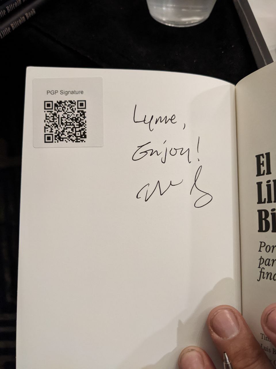 Signed autograph 3c7029e676c8c19f