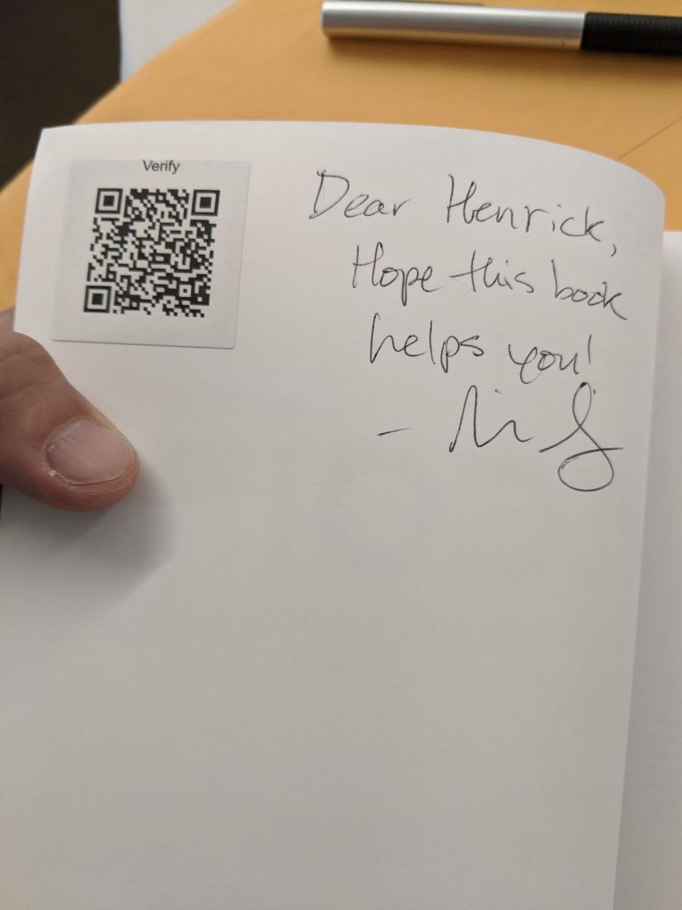 Signed autograph 3e8318ac0e06e4b0