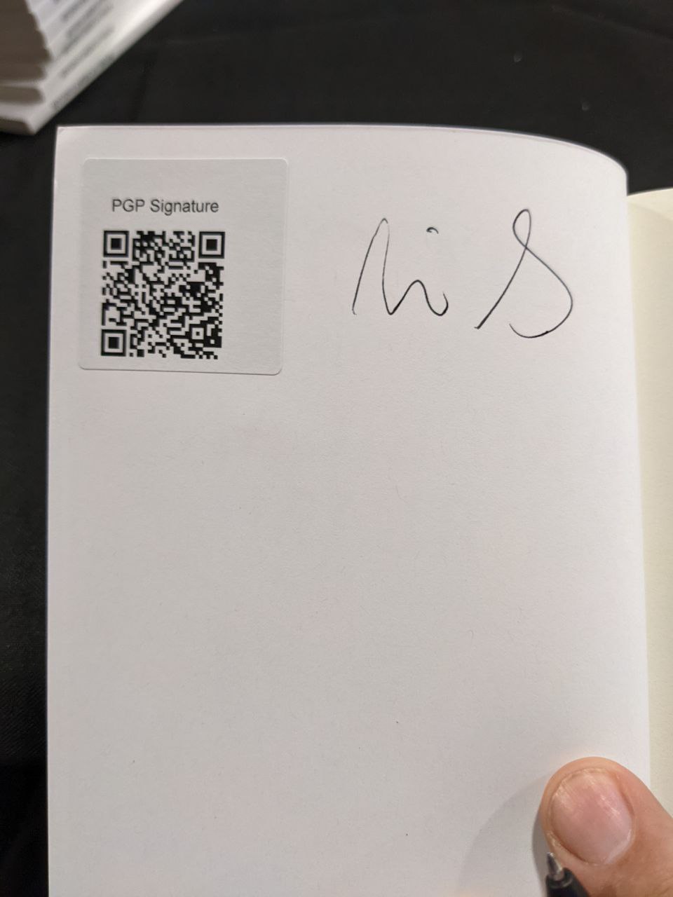 Signed autograph 439d22b2a35f874e