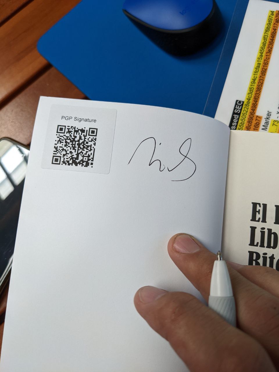 Signed autograph 44ee278d86666387