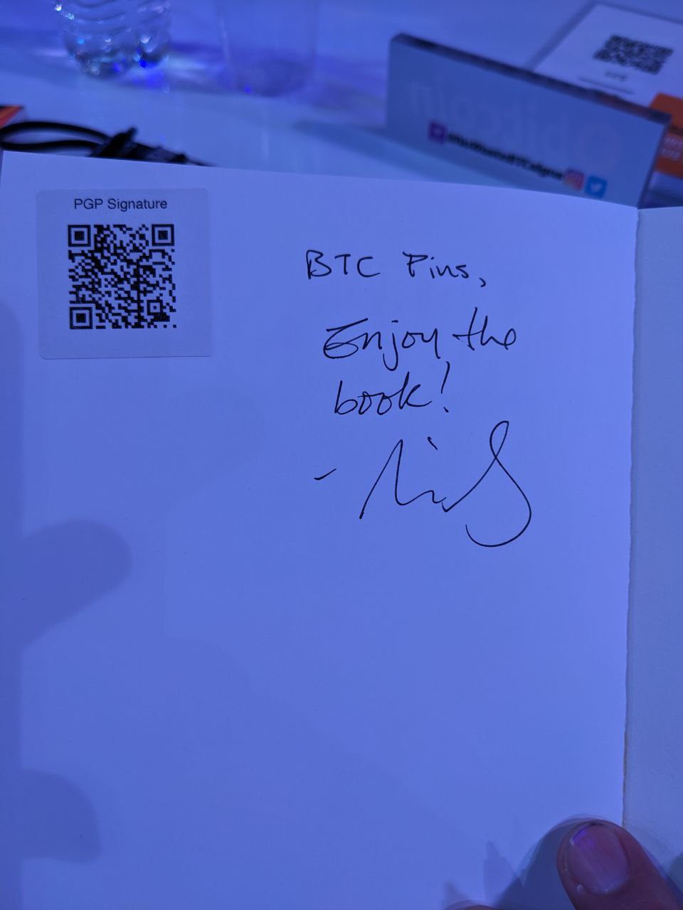 Signed autograph 4ce210e29842ee81