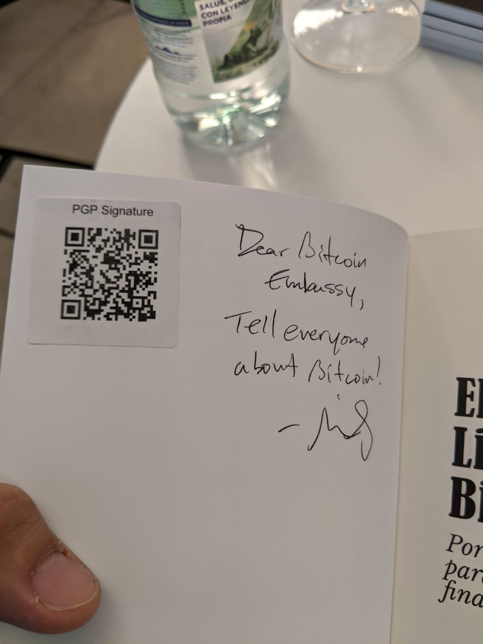 Signed autograph 50903ef0b84bfaad