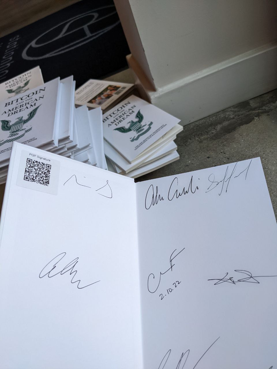 Signed autograph 52f0a95f296fa4fb