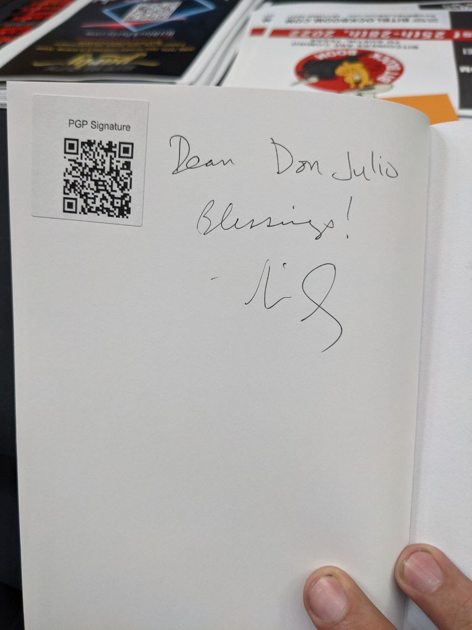 Signed autograph 566c3f77597b79f1