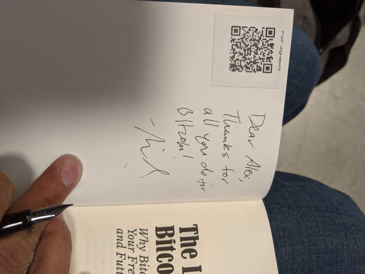 Signed autograph 57484334ba9f5635