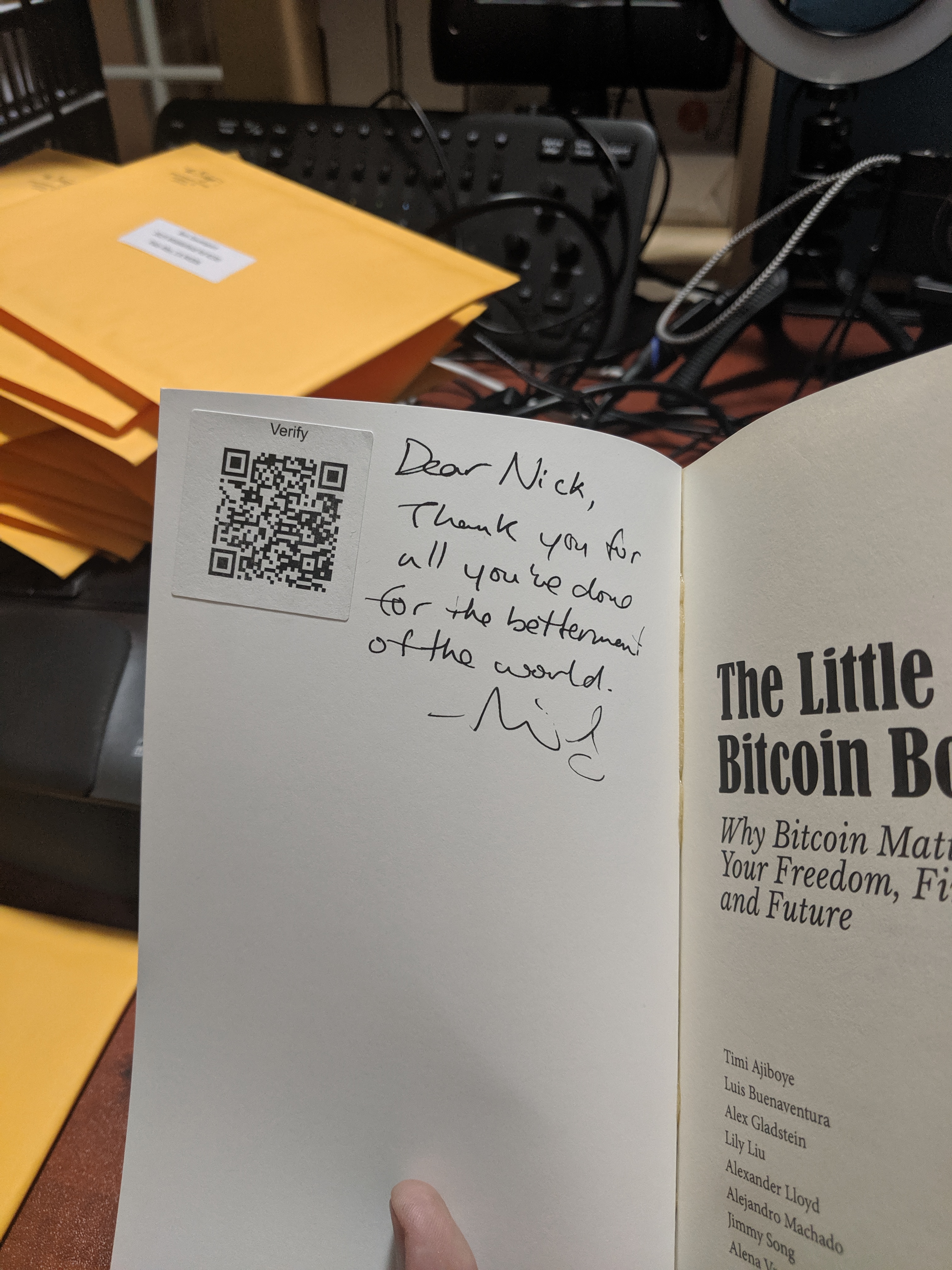 Signed autograph 593794a075b9fb92