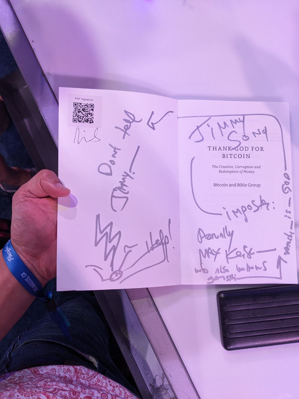 Signed autograph 5ce7713918ce58e9