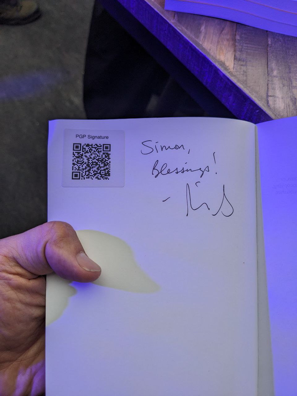 Signed autograph 5d8f339911489315