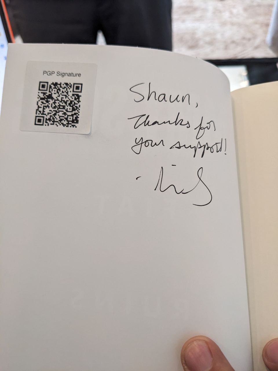 Signed autograph 61571edd0fc4cb1d