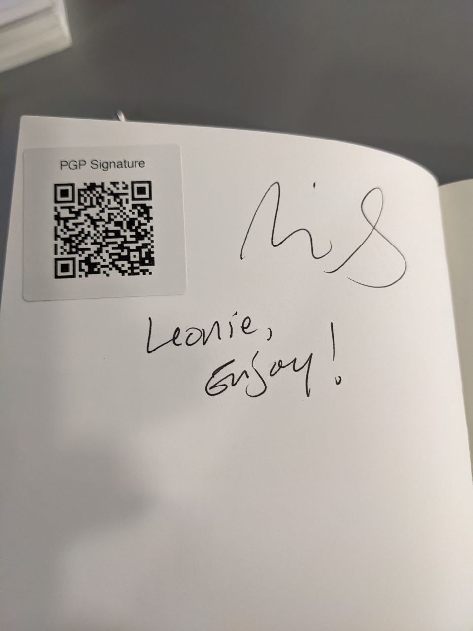 Signed autograph 63730a26a51fe1dd