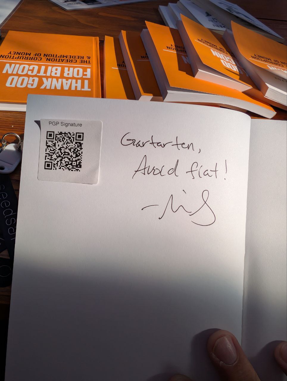 Signed autograph 6d18e88b8a31a9ba