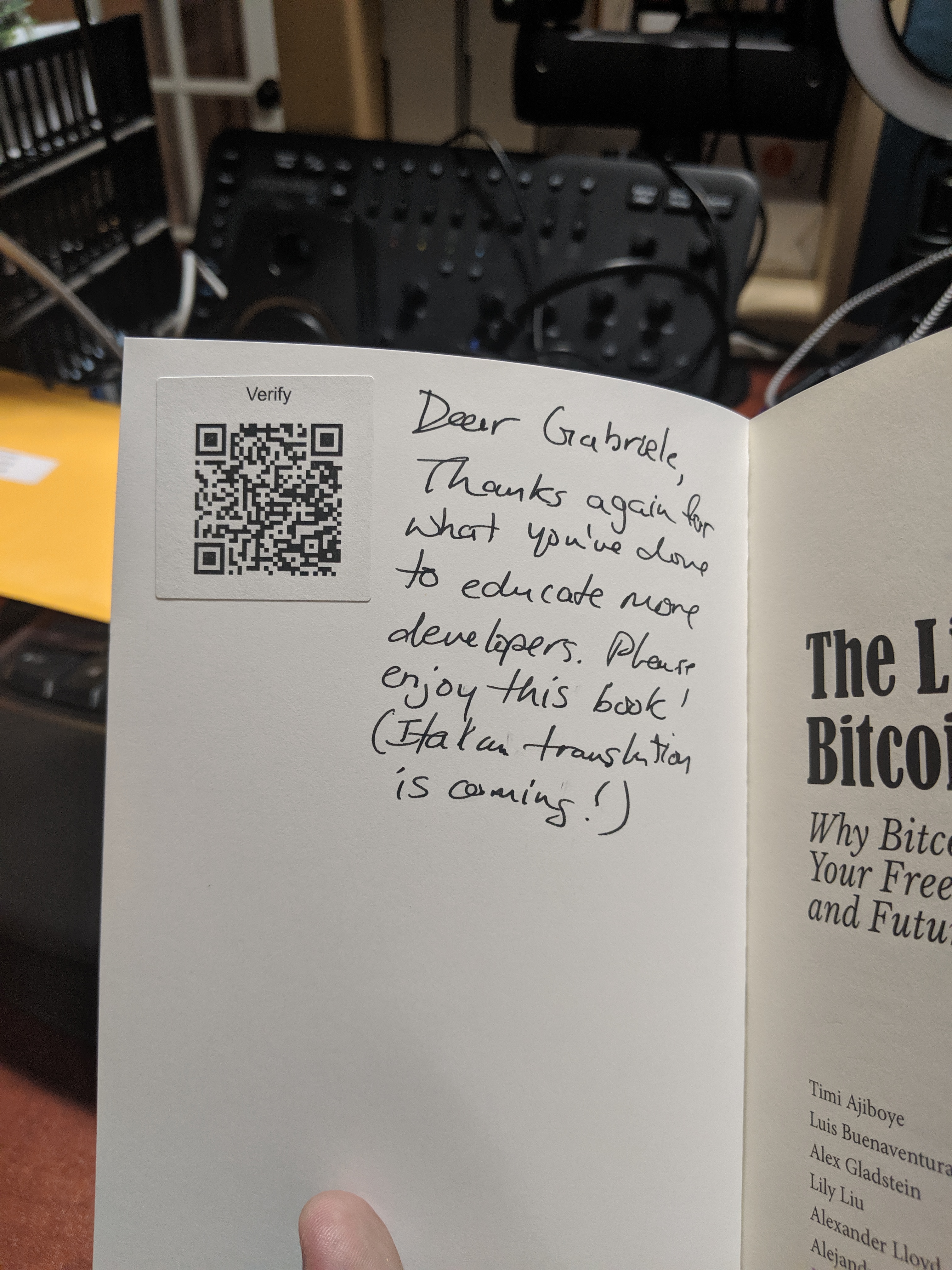 Signed autograph 73153c02257b71c0