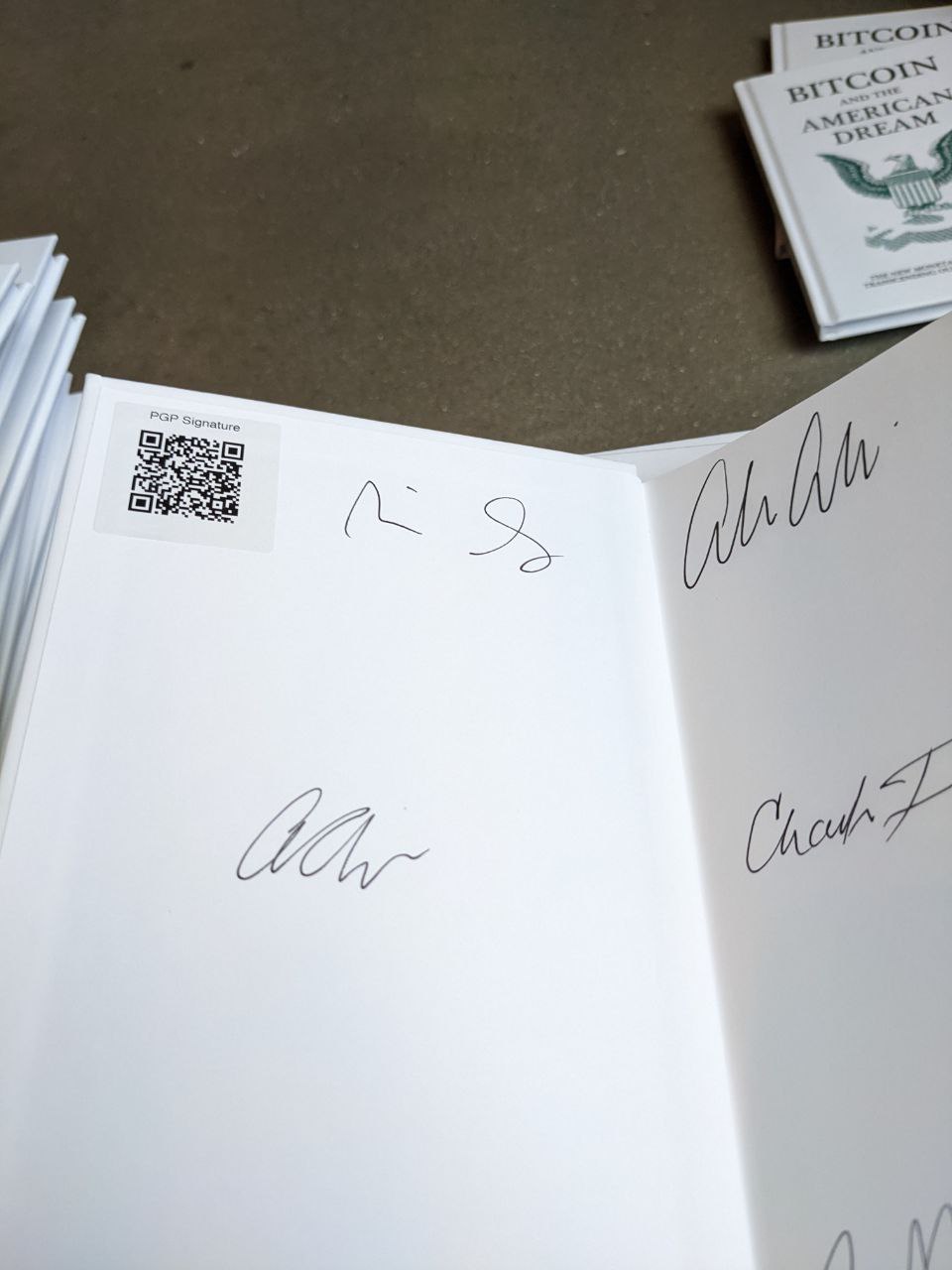 Signed autograph 7392d38968e1df87