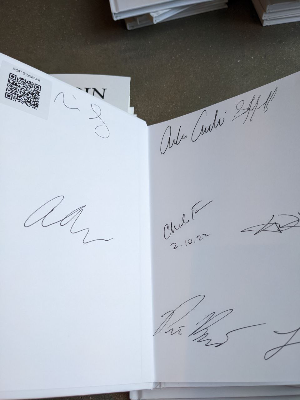 Signed autograph 750a364b05aa4906