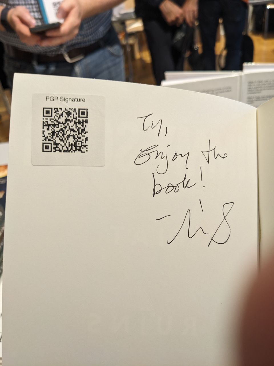 Signed autograph 781cedf1c7336d19