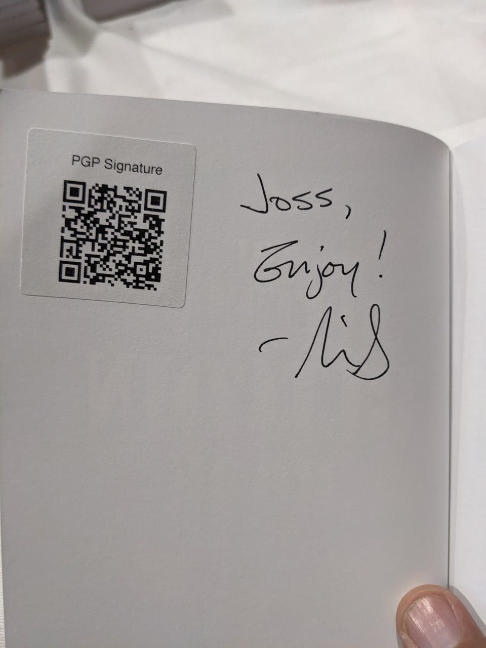 Signed autograph 837592f3b4a974e0