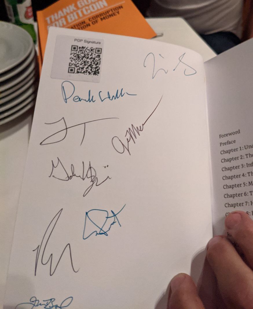 Signed autograph 878217182a95e959