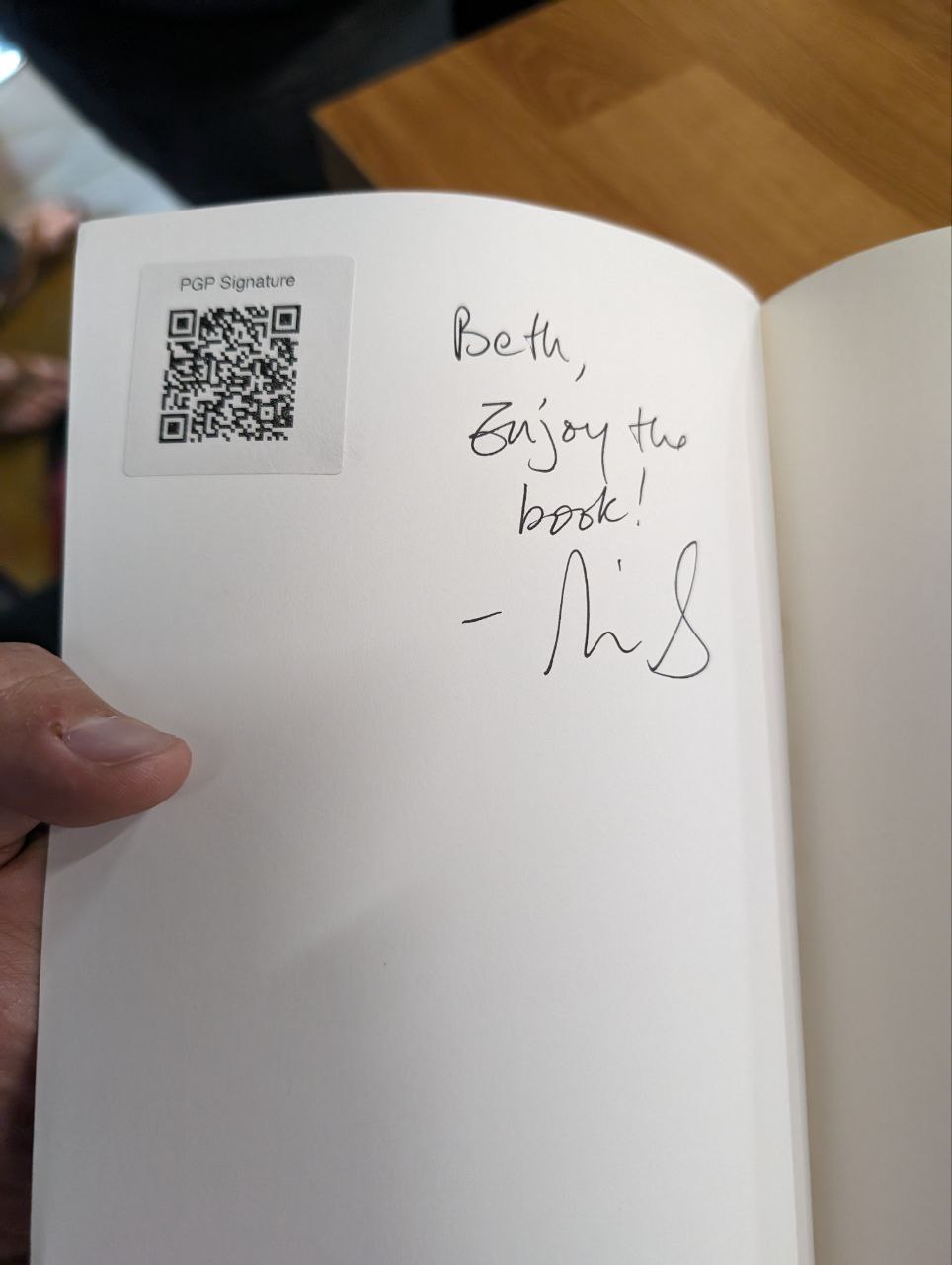 Signed autograph 8ce30071044e6167