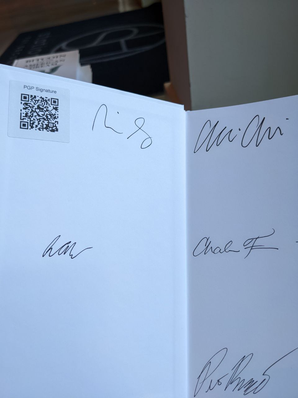 Signed autograph 8e3bdaa810d203bf