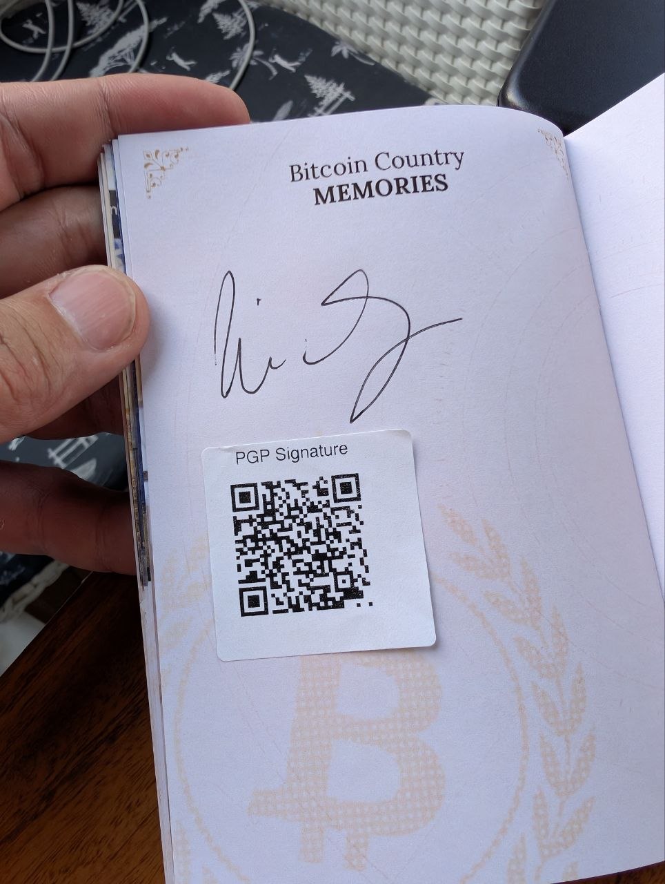 Signed autograph 8f6dae45ffc3a7ba