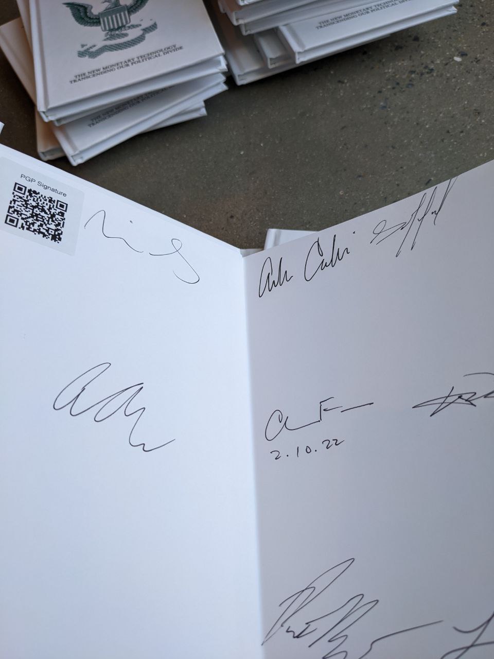 Signed autograph 90d588e5e52f5d8b