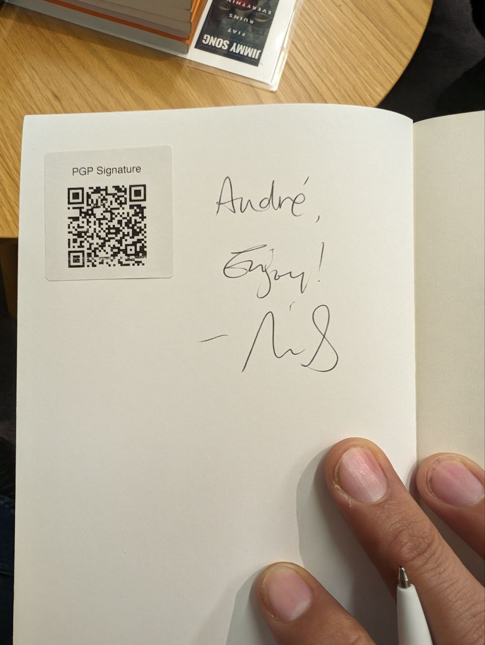 Signed autograph aaada2e2d4898152