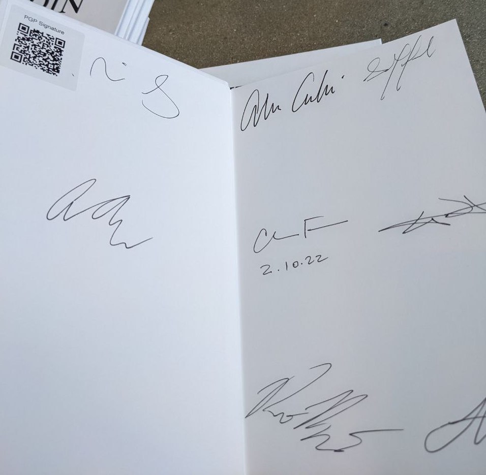 Signed autograph b873ca3d094e0de0