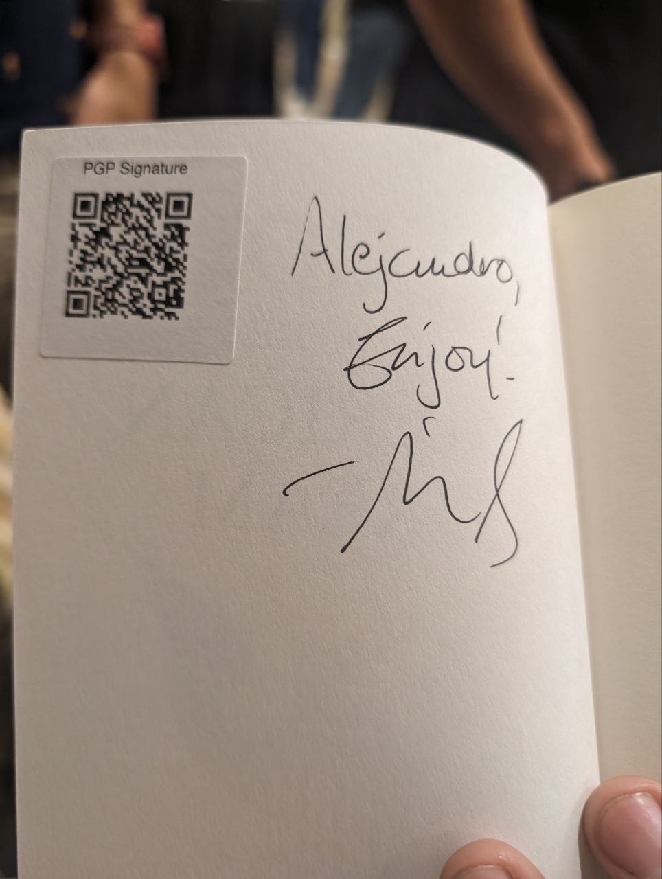 Signed autograph bd4ad47ae873f8d9