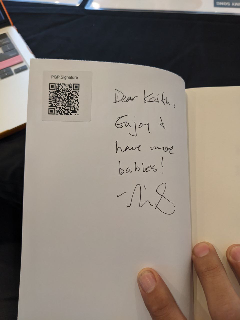 Signed autograph c2b95a60946d52f7