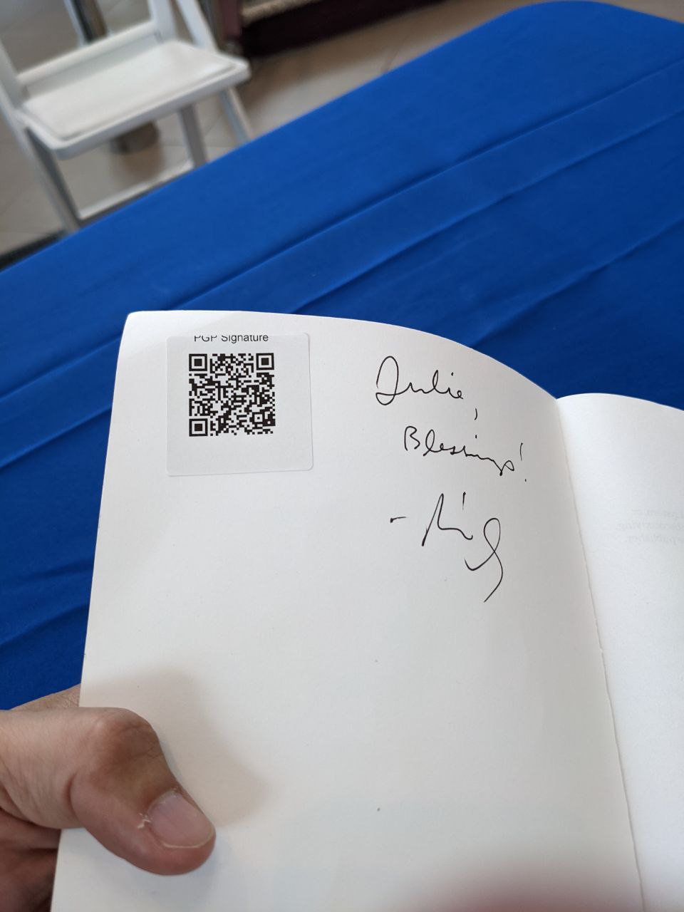 Signed autograph c5b7d023220b586b