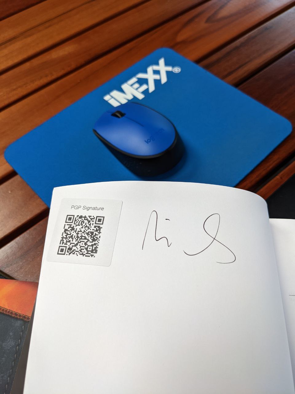 Signed autograph c637f13d966bc9f1