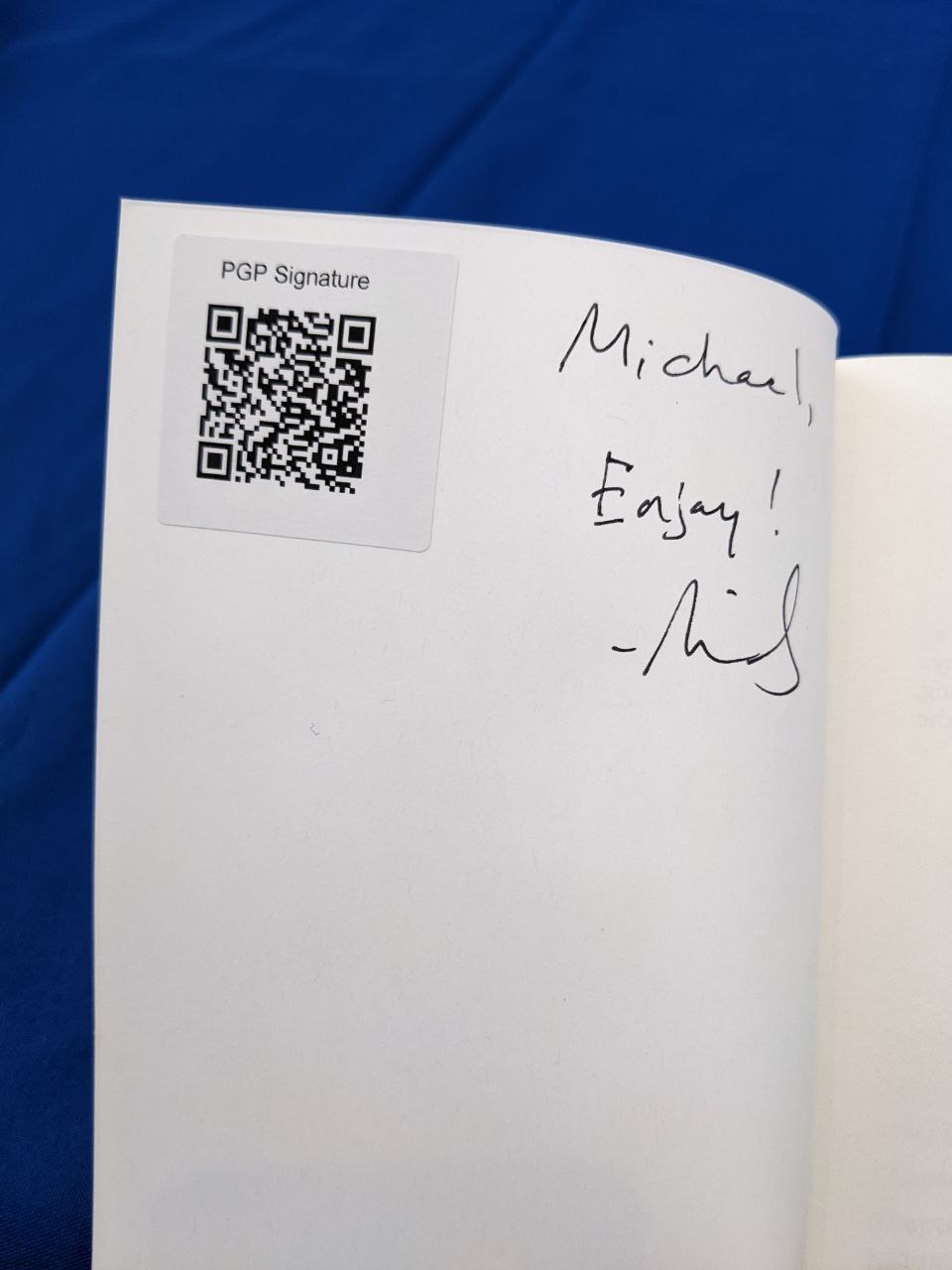 Signed autograph d68f5cc592df76f6