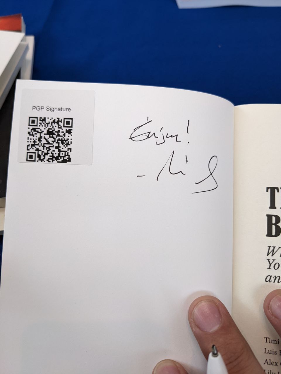 Signed autograph dafa73d40eaabfd0