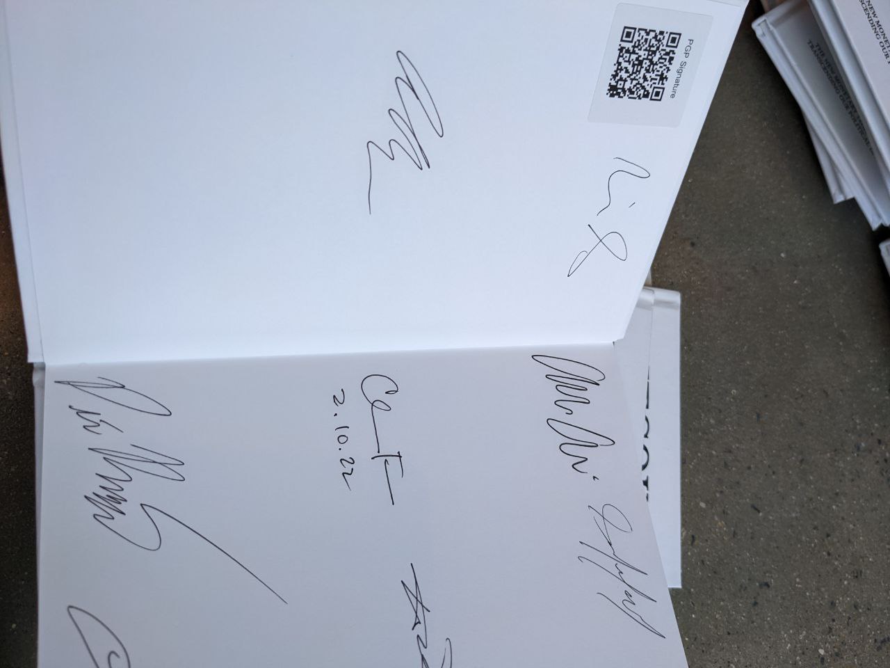 Signed autograph ddb1e130524455cc