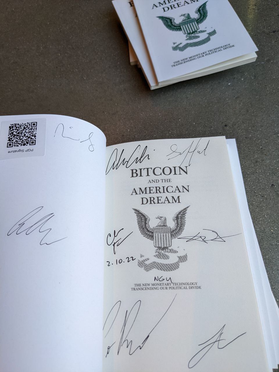 Signed autograph e079cf69d12f74d8