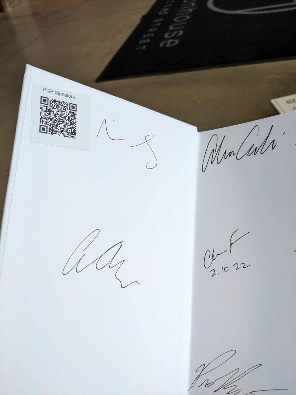 Signed autograph e11dedf280a064ba