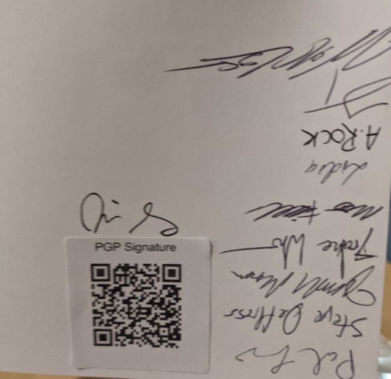 Signed autograph e34ccdb309ca42d3